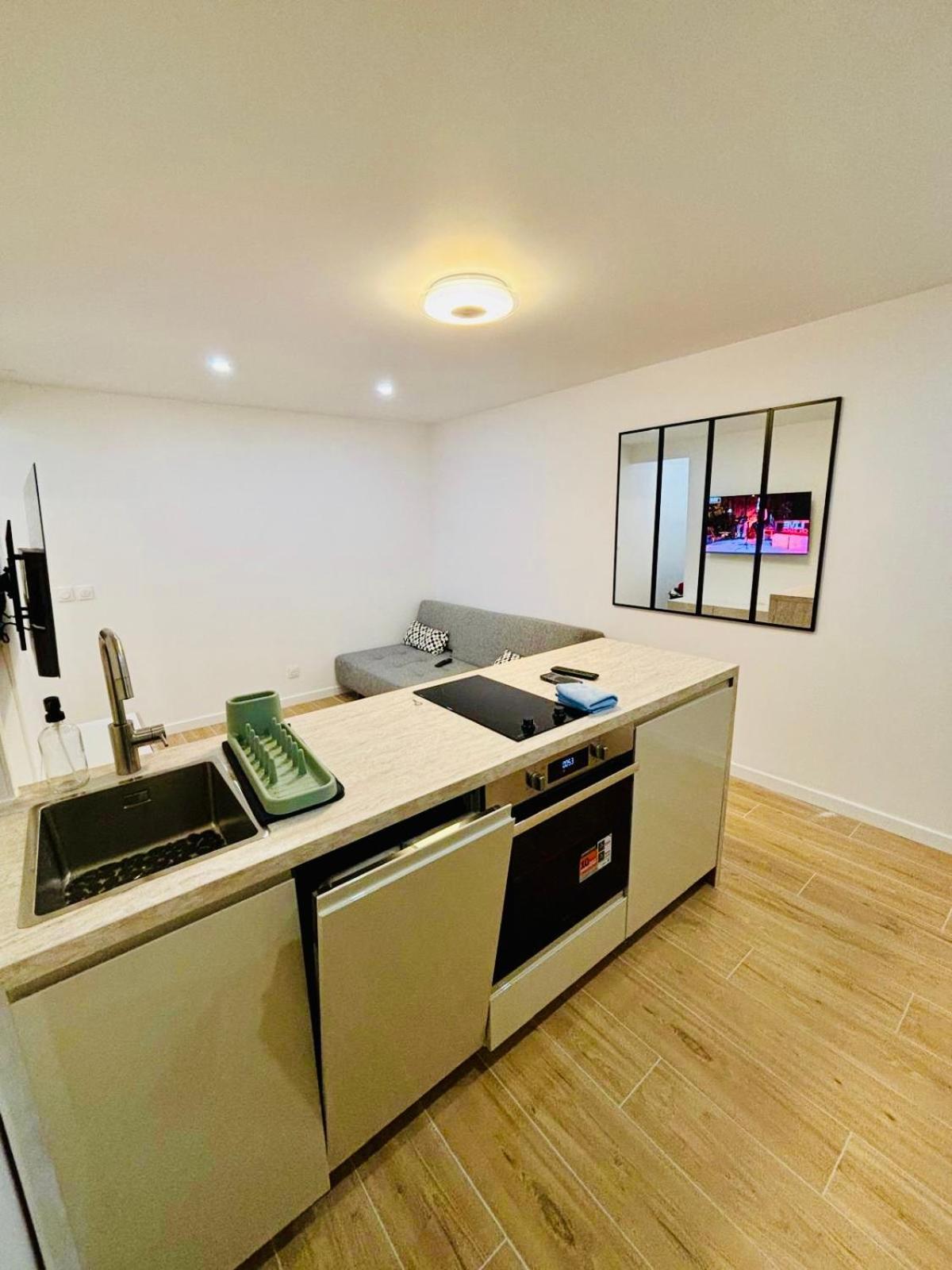 Joli Appartement Renove Incluant Parking A 10 Min De Paris نانتير المظهر الخارجي الصورة