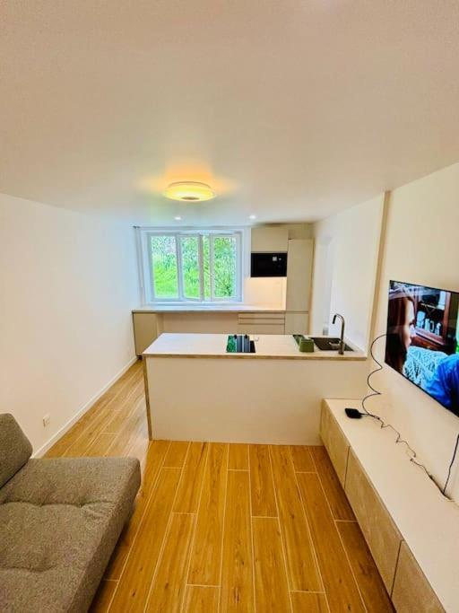 Joli Appartement Renove Incluant Parking A 10 Min De Paris نانتير المظهر الخارجي الصورة