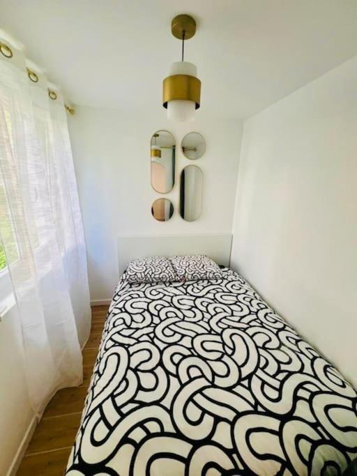 Joli Appartement Renove Incluant Parking A 10 Min De Paris نانتير المظهر الخارجي الصورة
